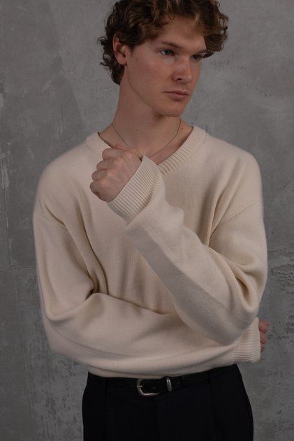 Men's Oversize V-Neck Sweater