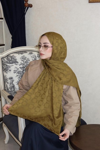 Square Geometric Patterned Jacquard Shawl