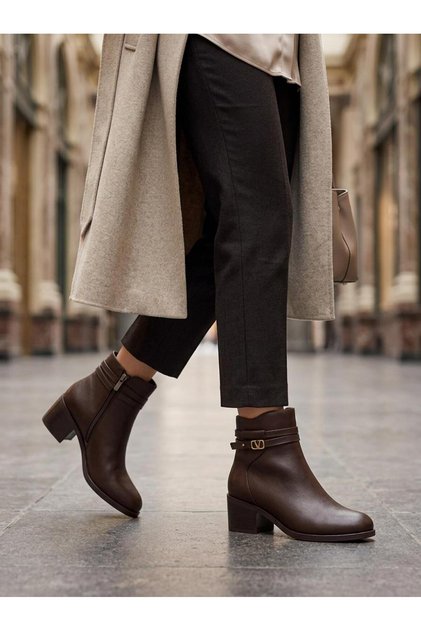 1950941K Women's Genuine Leather Buckle Thick Heel Classic Short Boots