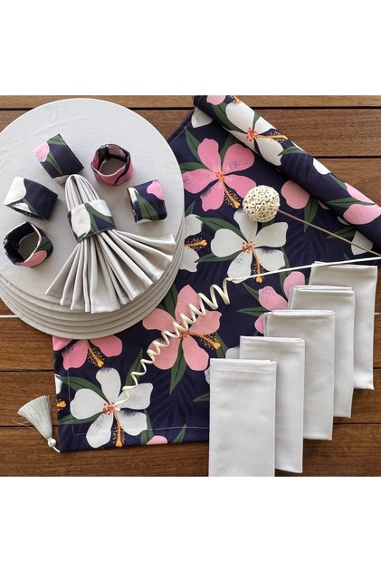 American Service Set, Batik Pattern, 6 Placemats, 6 Napkins, 6 Napkin Rings and Runner Cover