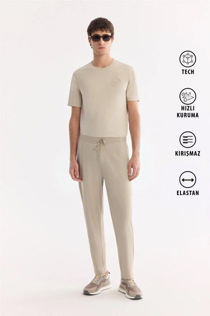 Men's Beige Elastic Waistband Side Zipper Pocket Technical Fabric Jogger A61Y3413