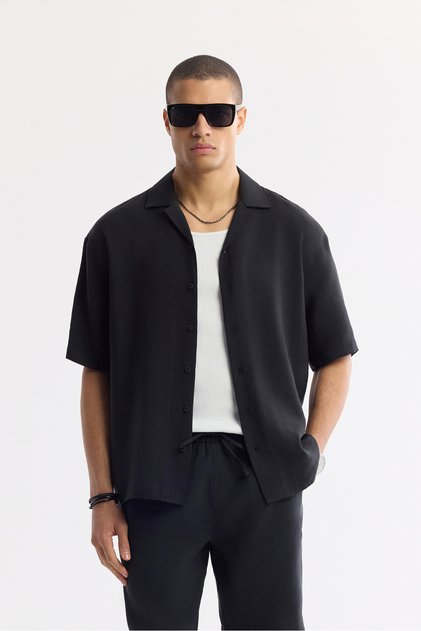 Men's Black Apaj Collar Short Sleeve Soft Touch Oversize Fit Shirt A51Y2006