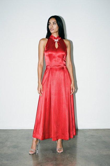 Red Ruffled Collar Brooch Detailed Midi Dress