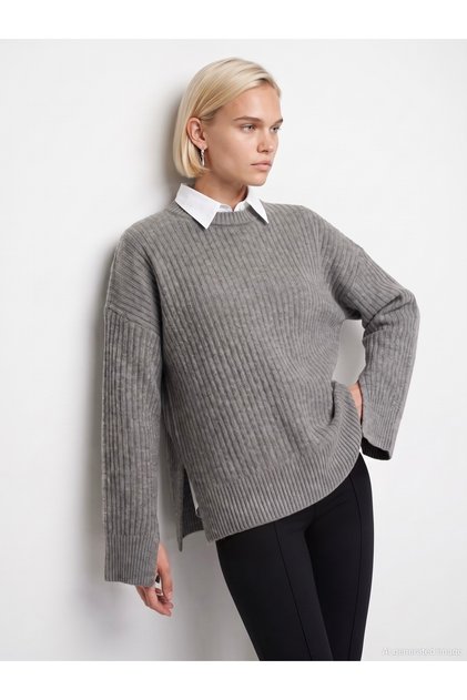 10900 Wool Blend Crew Neck Knit Sweater