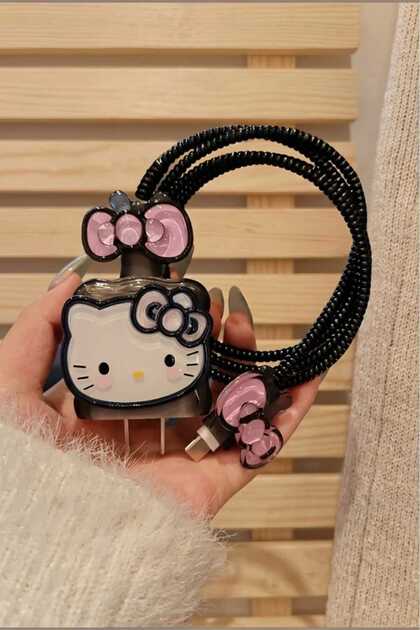 iPhone 18W/20W/25W Uyumlu Siyah Hello Kitty Şarj Aleti Koruyucu Şarj Kablosu Örme Aparatlı Koruyucu ve Toparlayıcı
