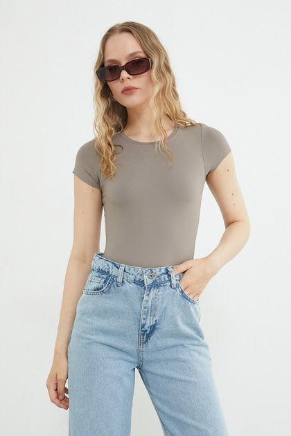 Basic Crew Neck Snap Body