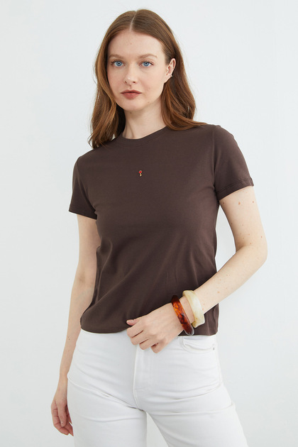 Crew Neck T-Shirt with Key Accessory