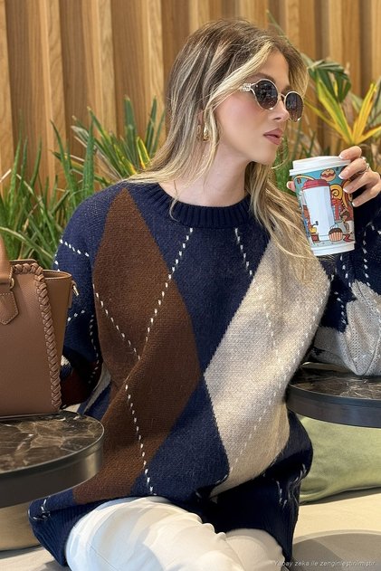 Oversize Fit Crew Neck Argyle Patterned Sweater Women's Sweater 4615578