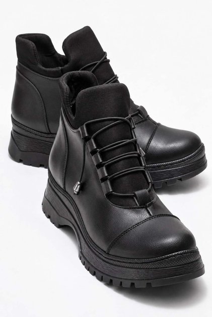 Women's Lace-Up Boots Black Wrinkled