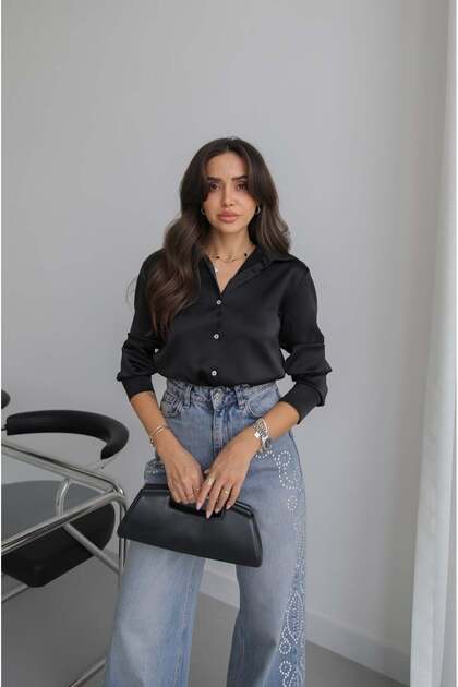 قميص أسود فاتح من الساتان