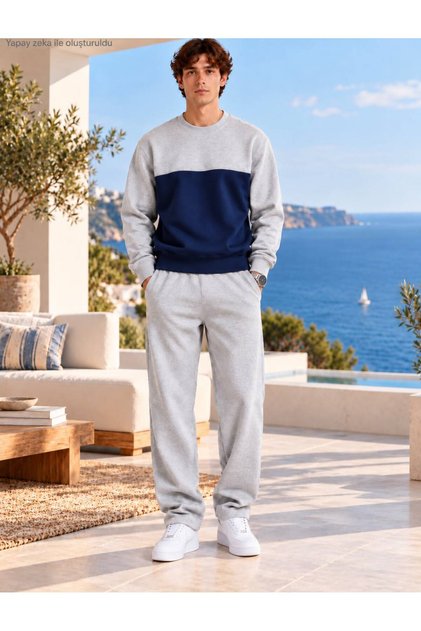 Men's Winter Fleece Two-Tone Crew Neck Oversized Sweatshirt and Regular Fit Sweatpants.