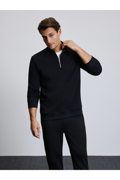Black Regular-Fit Sweatshirt 50333202-VR046