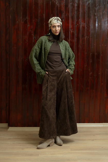 Pleated Velvet Coffee-Colored Pants