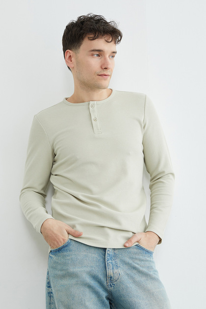 Petek Fabric Half-Buttoned Sweatshirt