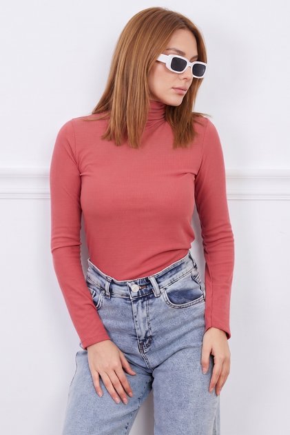 Ribbed Turtleneck Slim Fit Blouse