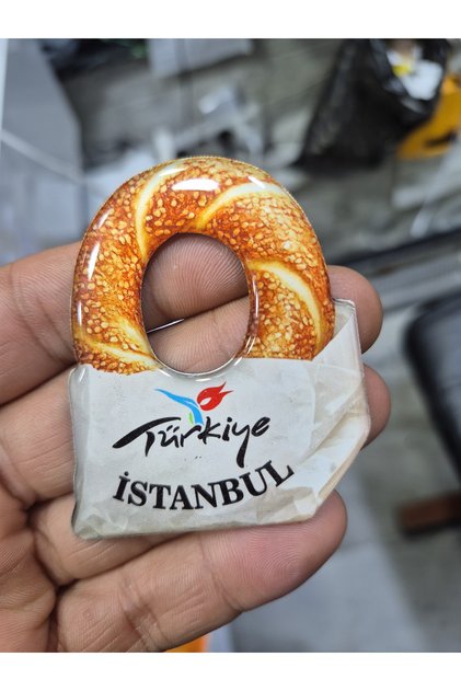 Simit magnet