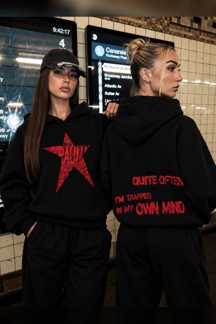 Women's Oversize Star of Troy Printed Black Hooded Sweatshirt with Kangaroo Pocket and 3 Strands of Yarn