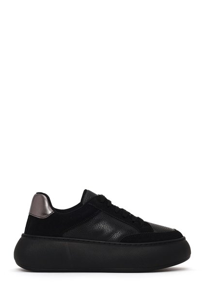 Women's Black Lace-Up Thick-Soled Sneaker Af168002Sk