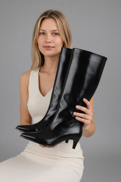Black Wrinkled Patent Leather Low Flat Heeled Pull-On Boots