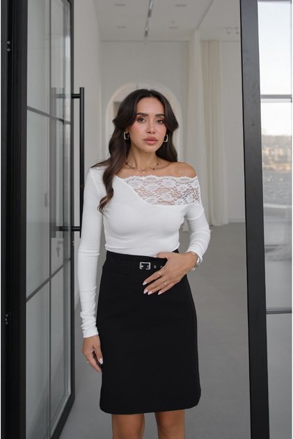 Ecru One-Shoulder Lace Collar Blouse