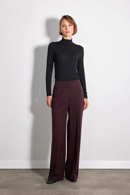 High-Waisted Wide-Leg Pants - Burgundy