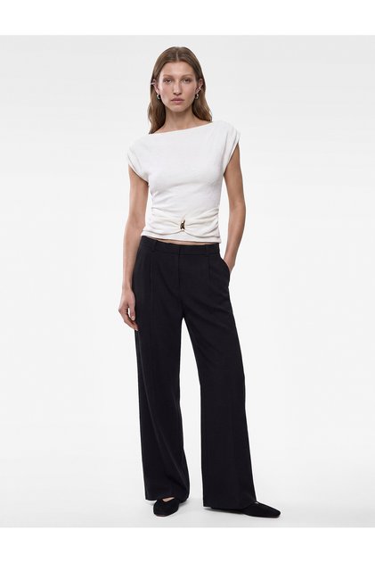Women White Textured Boat Neck Sleeveless Top