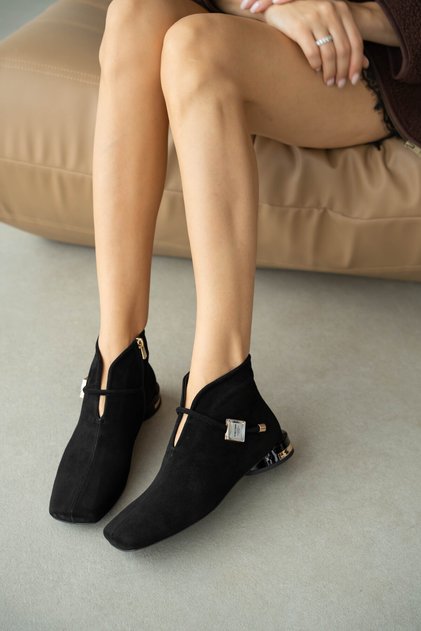 Kessia Genuine Leather Women's Boots with a Pointed Toe and Side Zipper - Black Suede