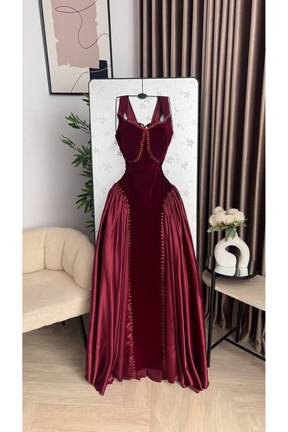 Luxury Elegant Design Royal Burgundy Evening Dress