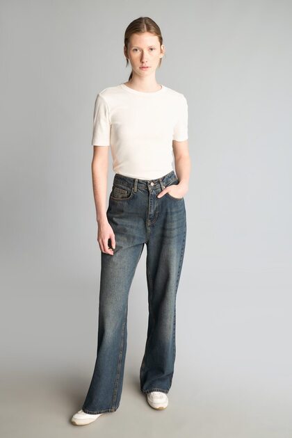 Straight-Leg Jeans Mid-Rise I9733AX26WN