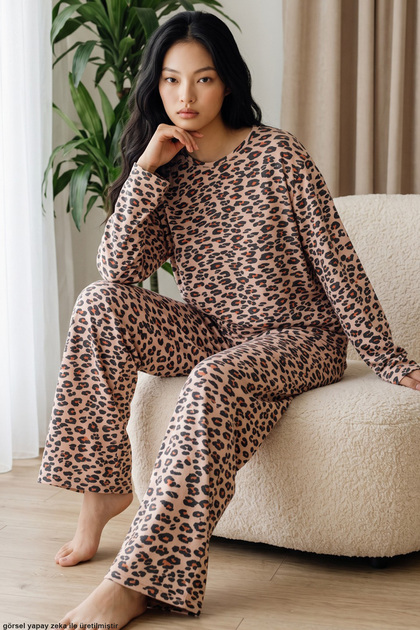 Salmon-Colored Leopard Print Soft-Touch Winter Cotton-Knit Pajama Set 7956