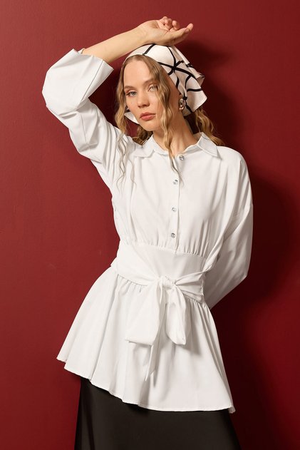 Fullamodest Belted Half-Buttoned Tunic