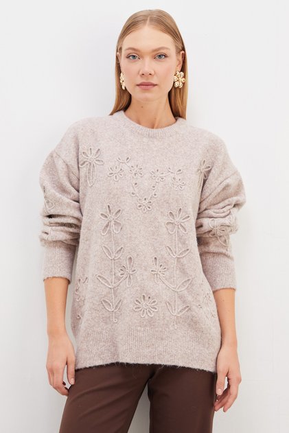 Floral Embroidered Crew Neck Casual Knit Sweater