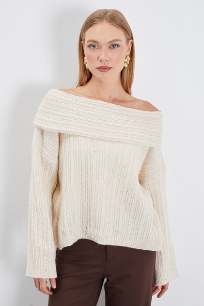 Glittery Sequined Madonna Collar Knit Sweater