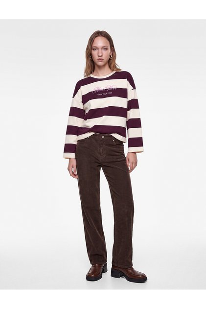 Comfortable Fit Long Sleeve Crew Neck Sweatshirt with Printed Stripes on the Back