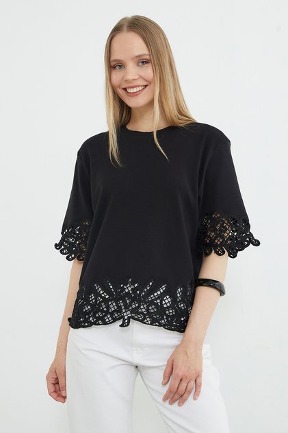 Lace Detailed Crew Neck Casual T-Shirt