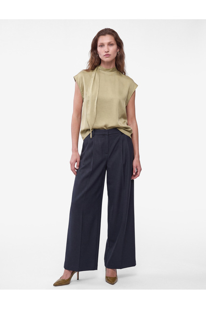 Wide Leg Pleated Fabric Pants with Side Pockets