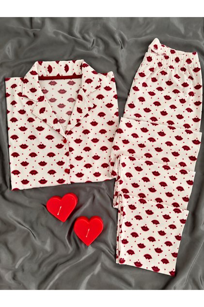 Ecru Lip Patterned Pajama Set