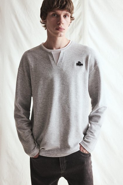 Boxy Fit Çentik Detaylı Bisiklet Yaka Baskılı Sweatshirt H9870AX26WN