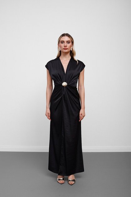 Black Oyster Accessory V-Neck Long Dress