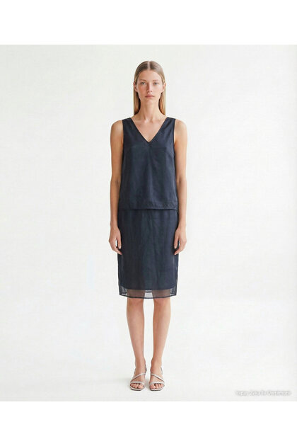 Regular V-Neck Sleeveless Blouse