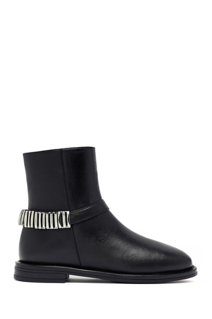 Women's Black Zippered Leather Boots with Metal Detail 25Wfd270718