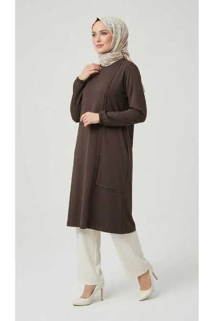Women's Middle-Aged and Older Winter Tunic with a Cycling Collar, Stone-Embellished Front, and Elasticed Sleeves.