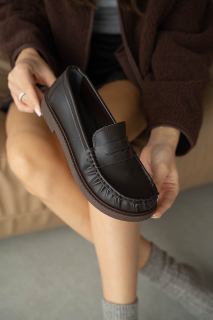 Livo Thick-Soled, Flat-Heel Classic Women's Shoes - Brown Leather