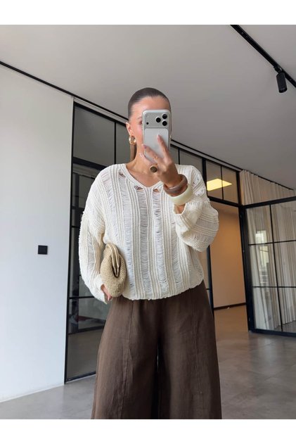 OVERSIZED LACE-LIKE KNIT CROPPED SWEATER