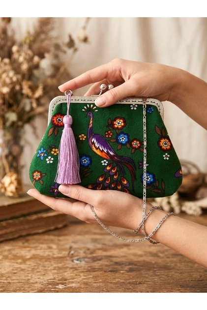Lightweight Clutch Bag with a Vintage Ethnic Peacock Pattern, measuring 23x15 cm,