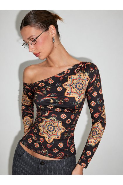 WOMEN'S BLOUSE WITH ETHNIC PATTERNS AND SPANDEX