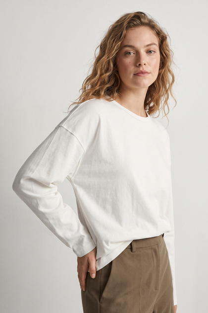 100% Cotton Single Jersey Oversized Women's Long-Sleeve T-Shirt, Compact Jersey, Soft Fabric, Loose Fit, Breathable and Moisture-Wicking, Basic Ecru T-Shirt