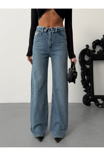 Women's High V-Cut, Pleated, Detailed Wide Leg Jeans