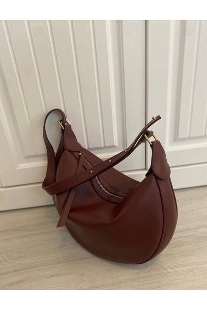 Women's Burgundy Soft Form Leather-Look Shoulder Bag-Gold Detailed Suitable for Daily Use