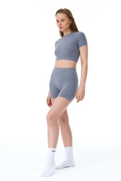 SoftHold ™ Kırpılmış Tişört